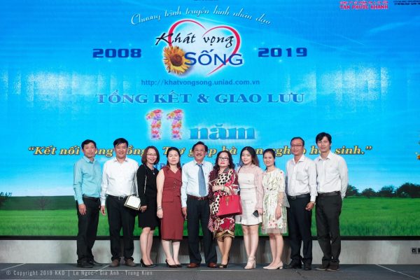 [Picture] –  Tan Phuoc Khanh Trading and Manufacturing Coil Steel Join Stock Company congratulating the 11th anniversary of Khat Vong Song Program